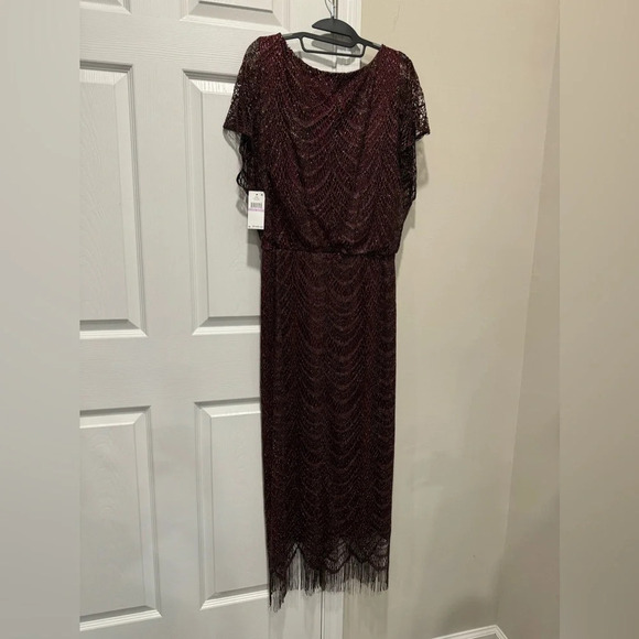 SLNY
Fringe Hem Crochet
Blouson Long Dress in fig color size 6 - Picture 8 of 11